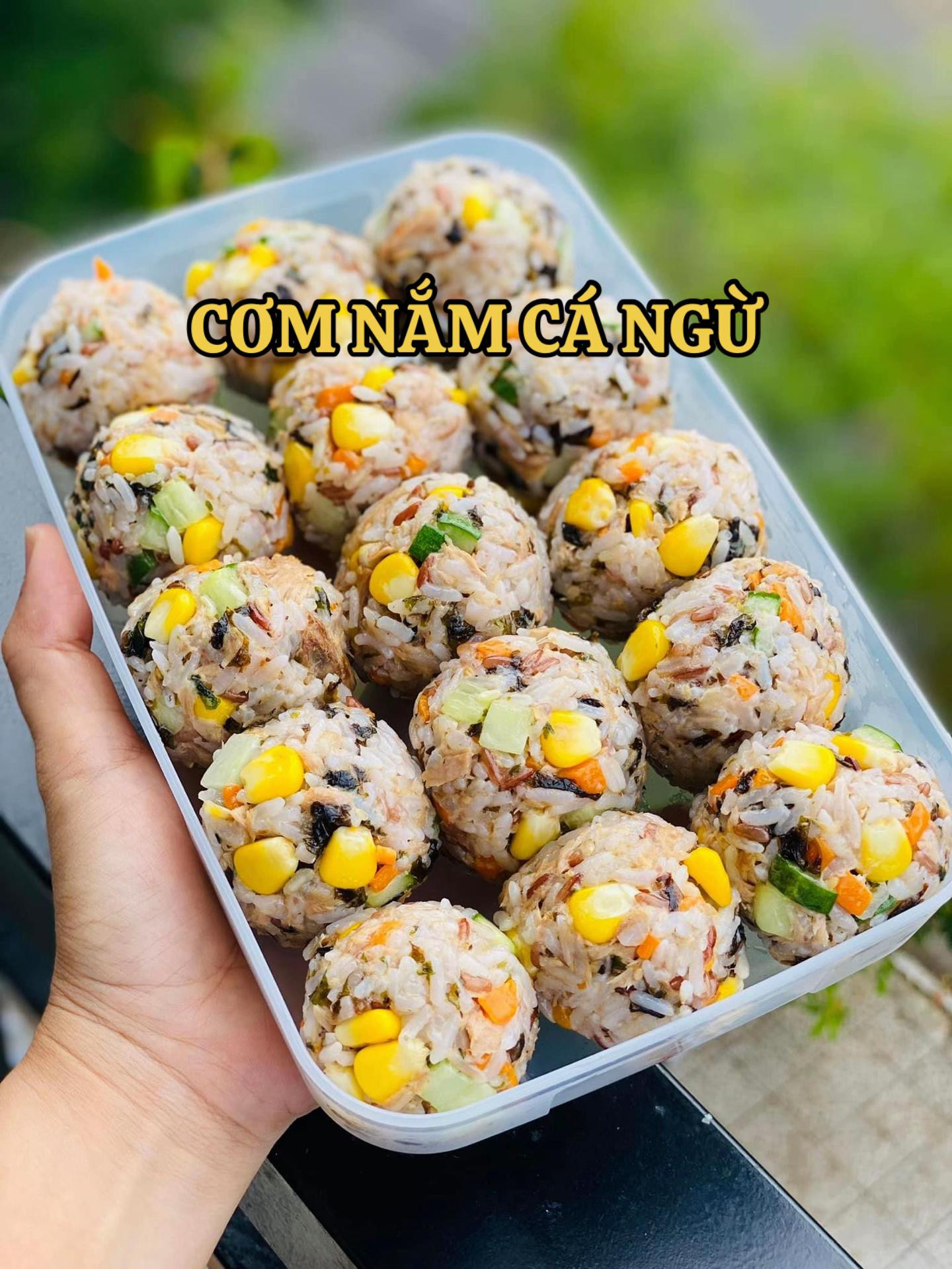 Cơm nắm cá ngừ sốt mayonnaise