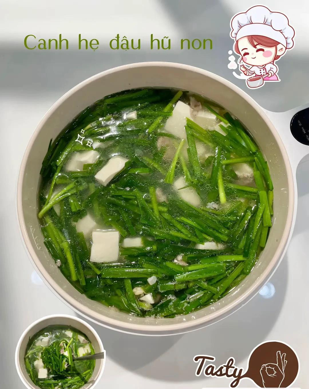 Cơm nhà ngon: Cốt lết chiên xù giòn rụm và canh hẹ đậu hũ thịt bằm