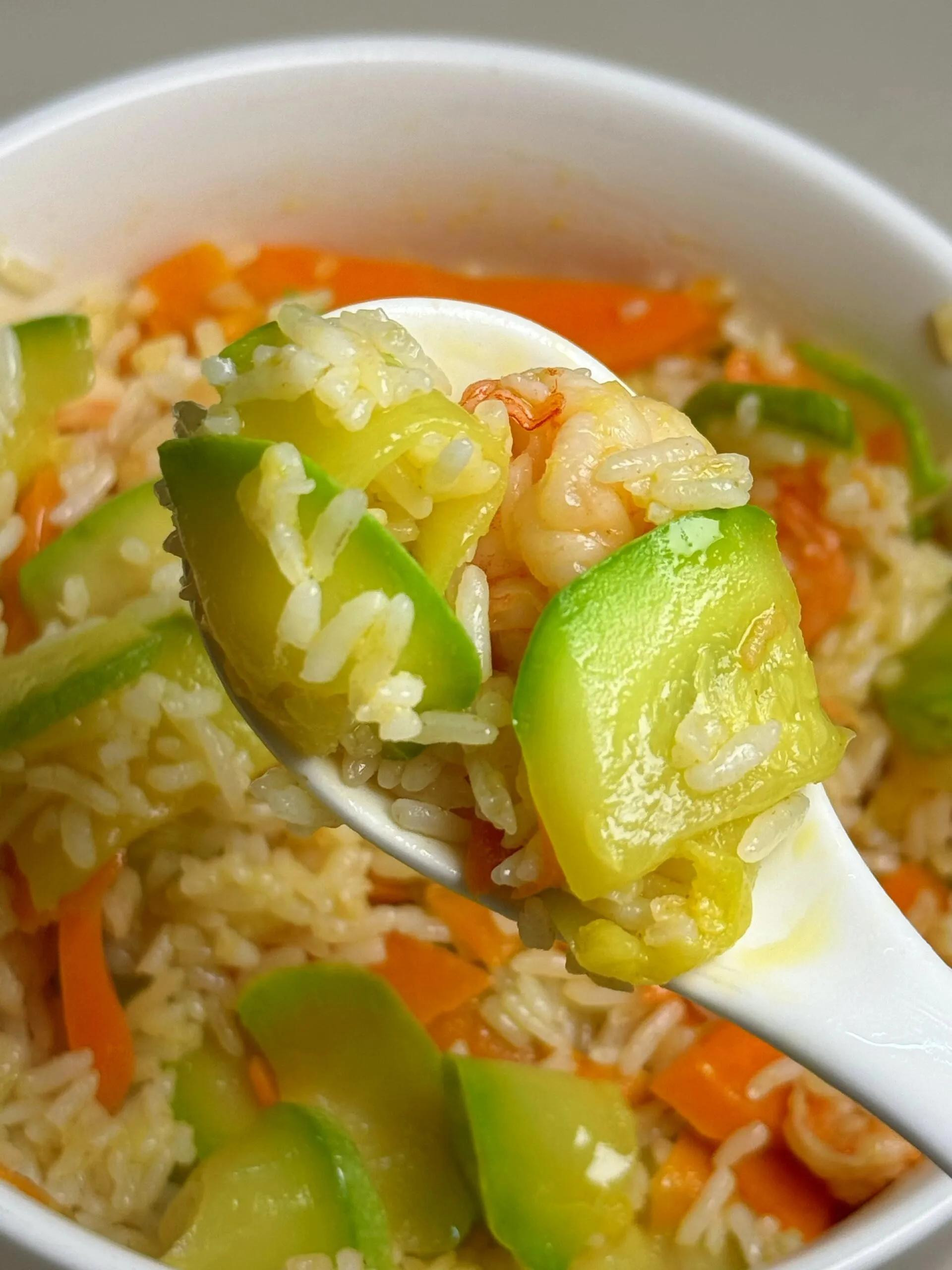 Cơm rang tôm bí ngòi cà rốt