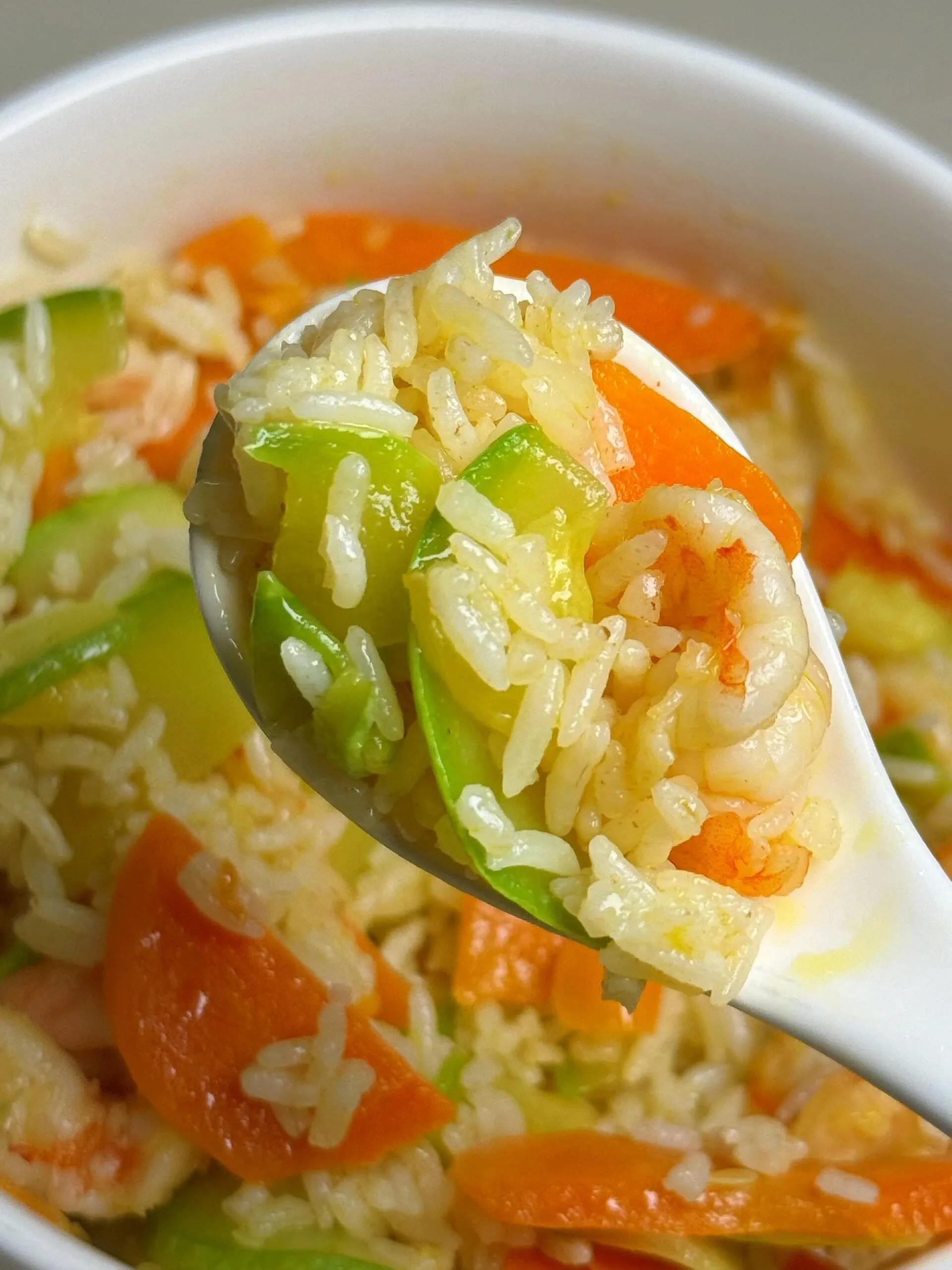 Cơm rang tôm bí ngòi cà rốt