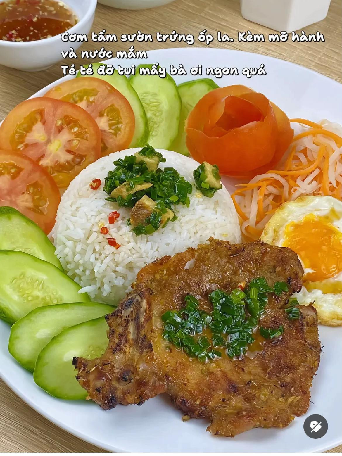 Cơm Tấm Sườn Trứng Ốp La, Thịt Mềm Thơm Đậm Đà