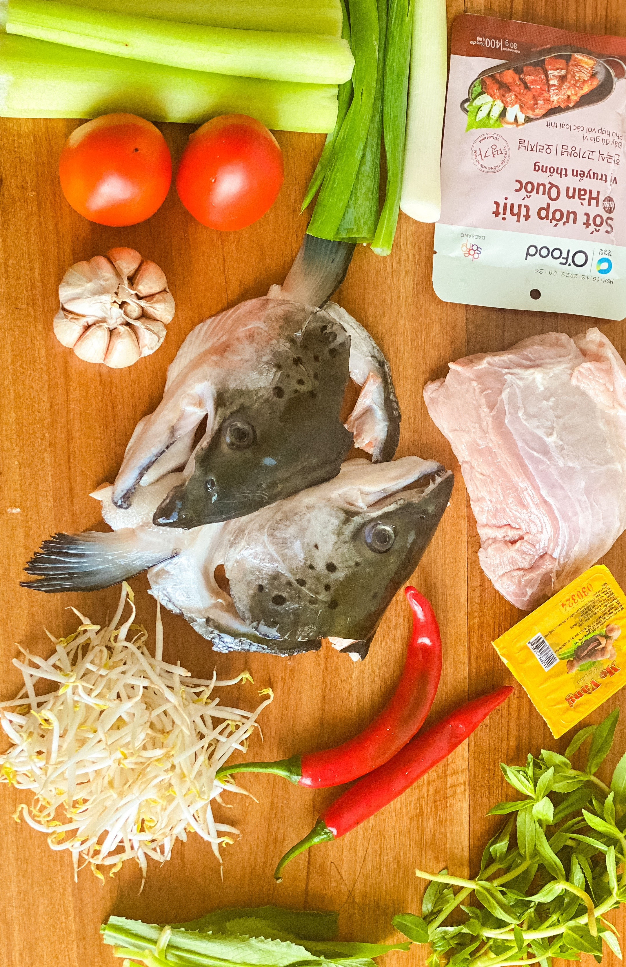 Cơm trưa chỉ với 30p: Cá kho tộ và canh cá chua ngọt