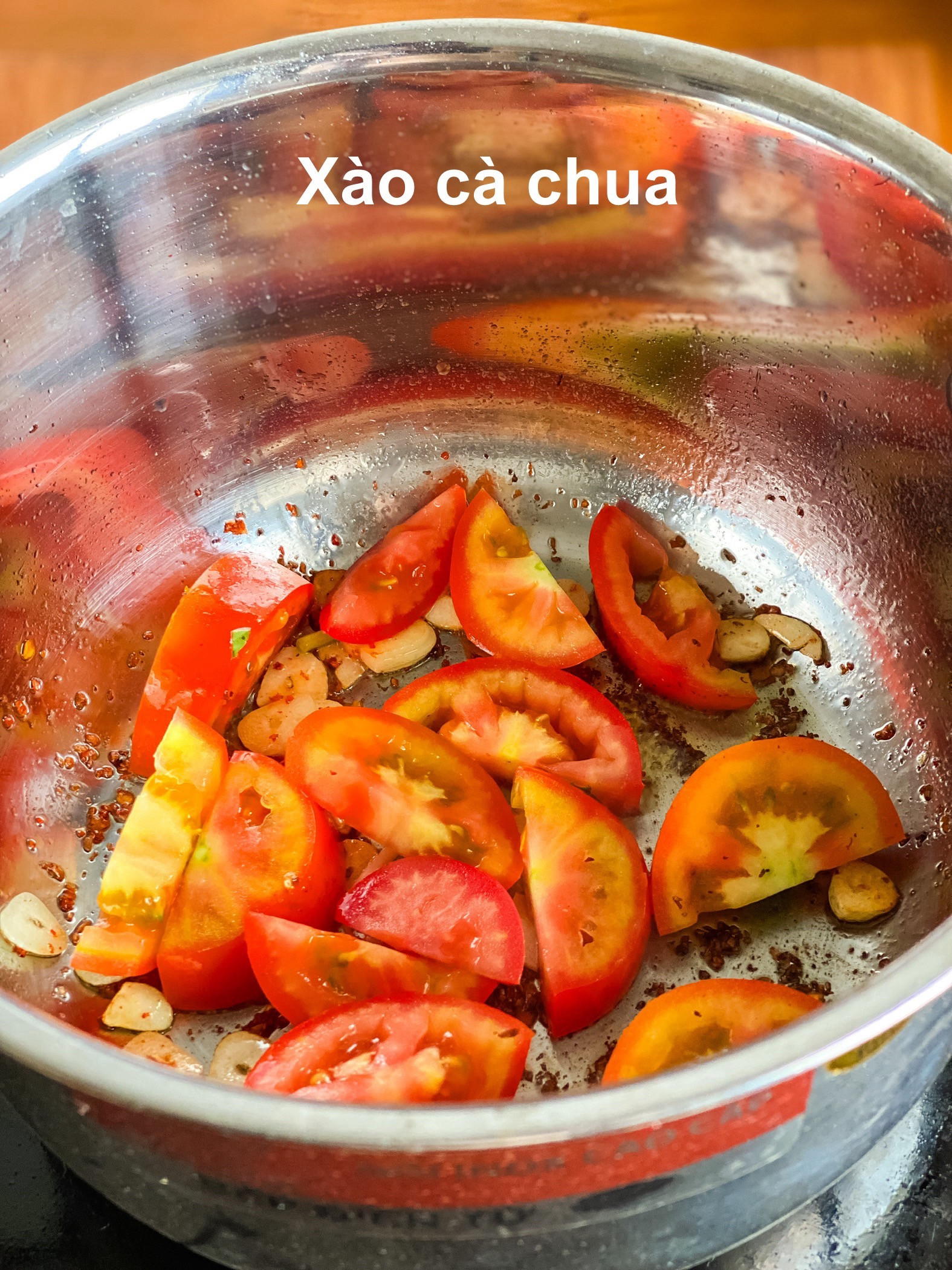 Cơm trưa chỉ với 30p: Cá kho tộ và canh cá chua ngọt