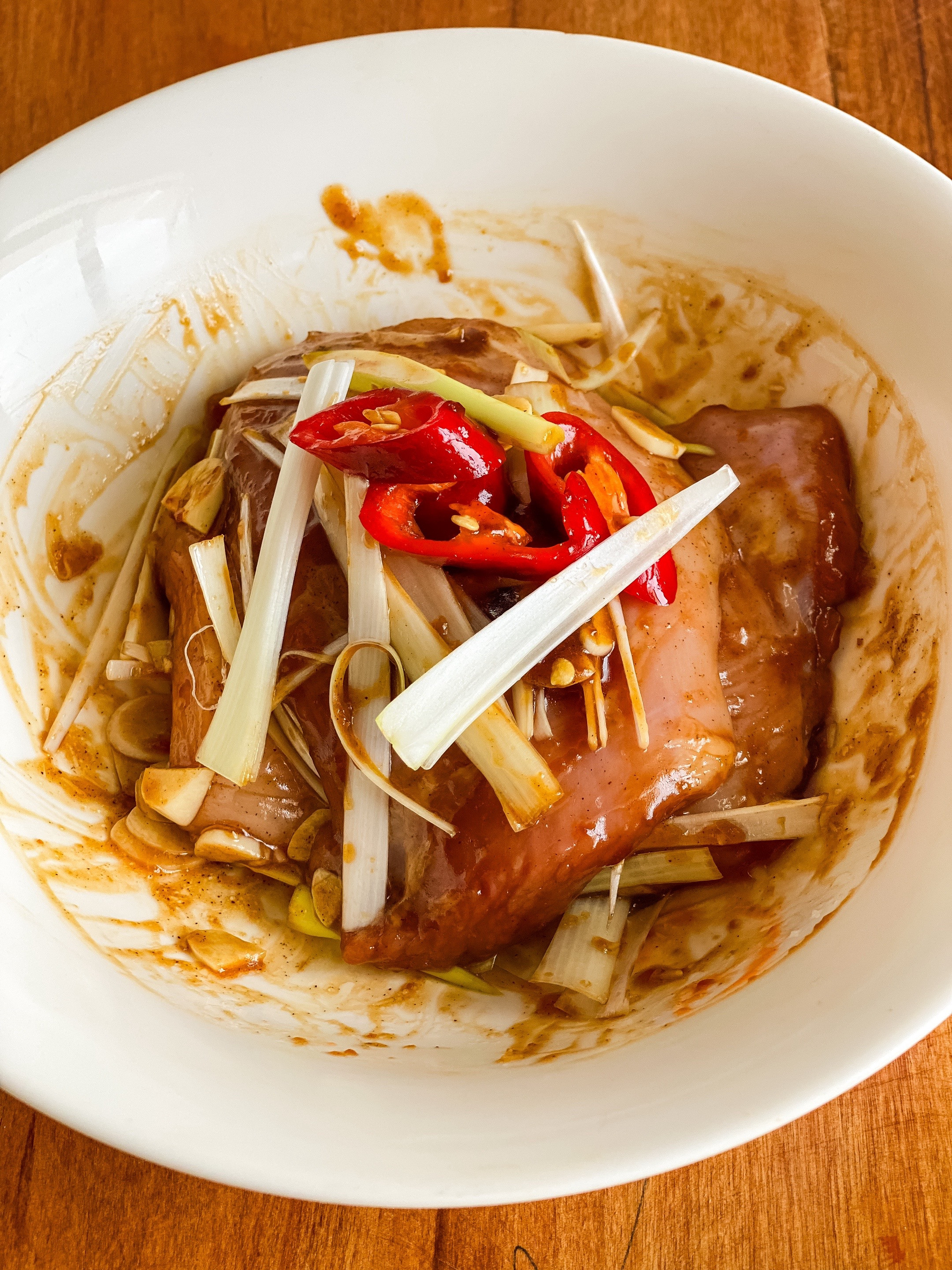 Cơm trưa chỉ với 30p: Thịt heo ướp sốt Hàn Quốc và canh cá chua ngọt