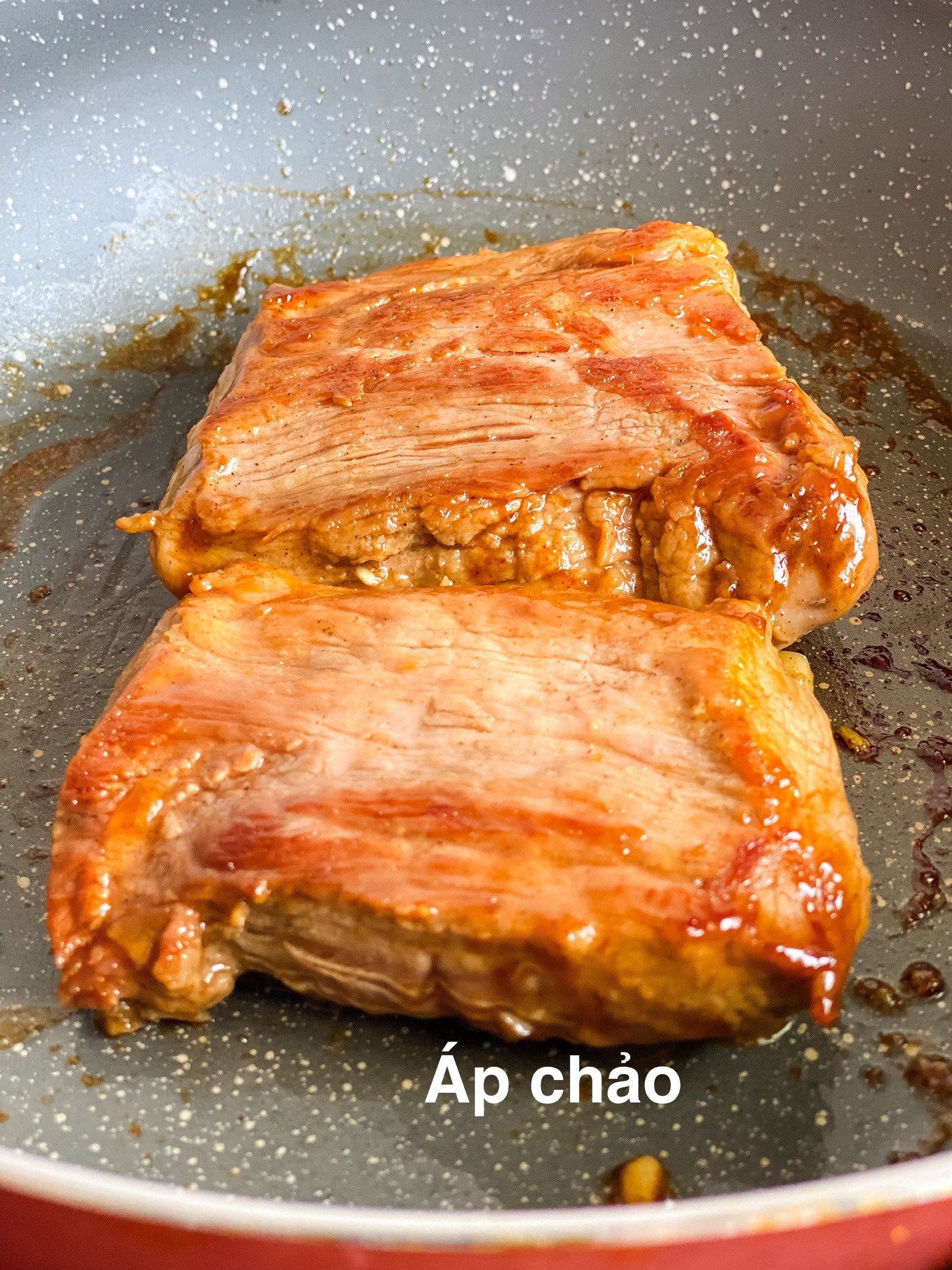 Cơm trưa chỉ với 30p: Thịt heo ướp sốt Hàn Quốc và canh cá chua ngọt