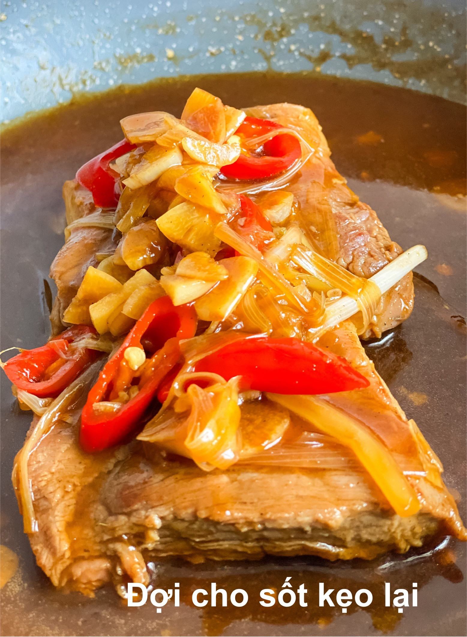 Cơm trưa chỉ với 30p: Thịt heo ướp sốt Hàn Quốc và canh cá chua ngọt