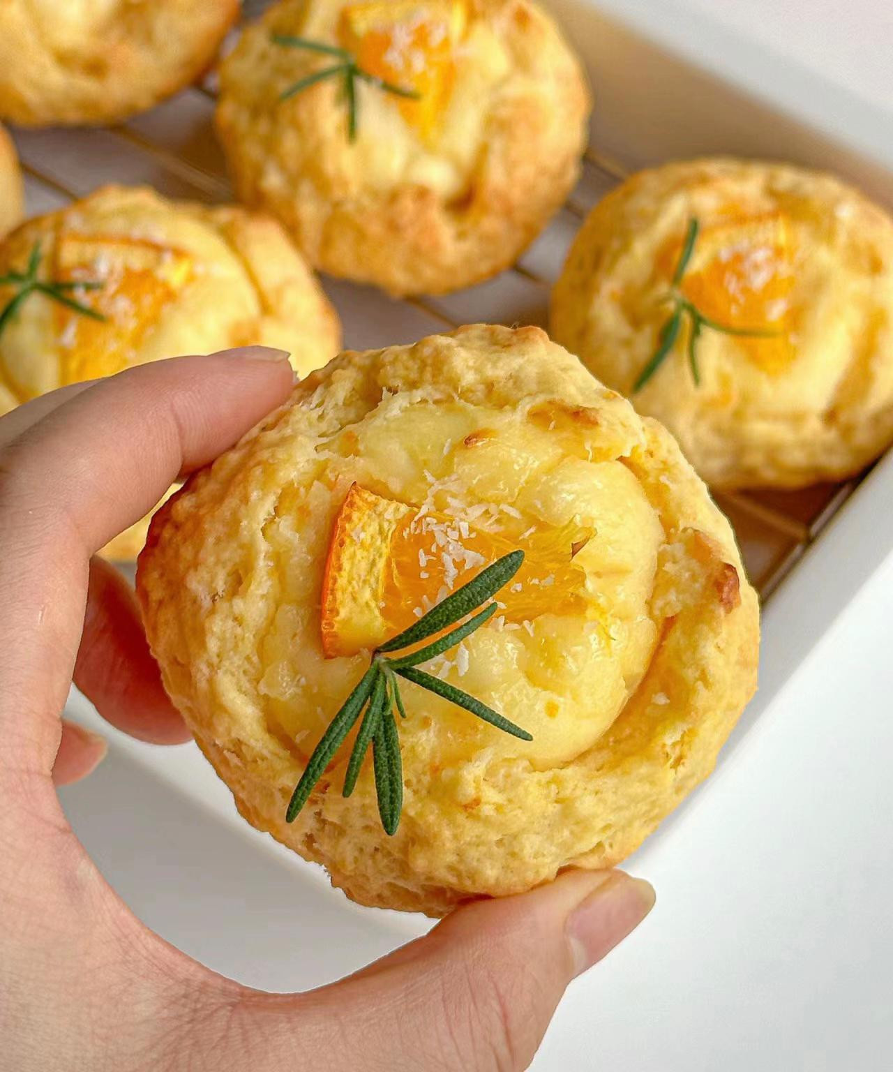 Công thức làm bánh nướng cam (Orange Scone) nhân phô mai béo ngậy