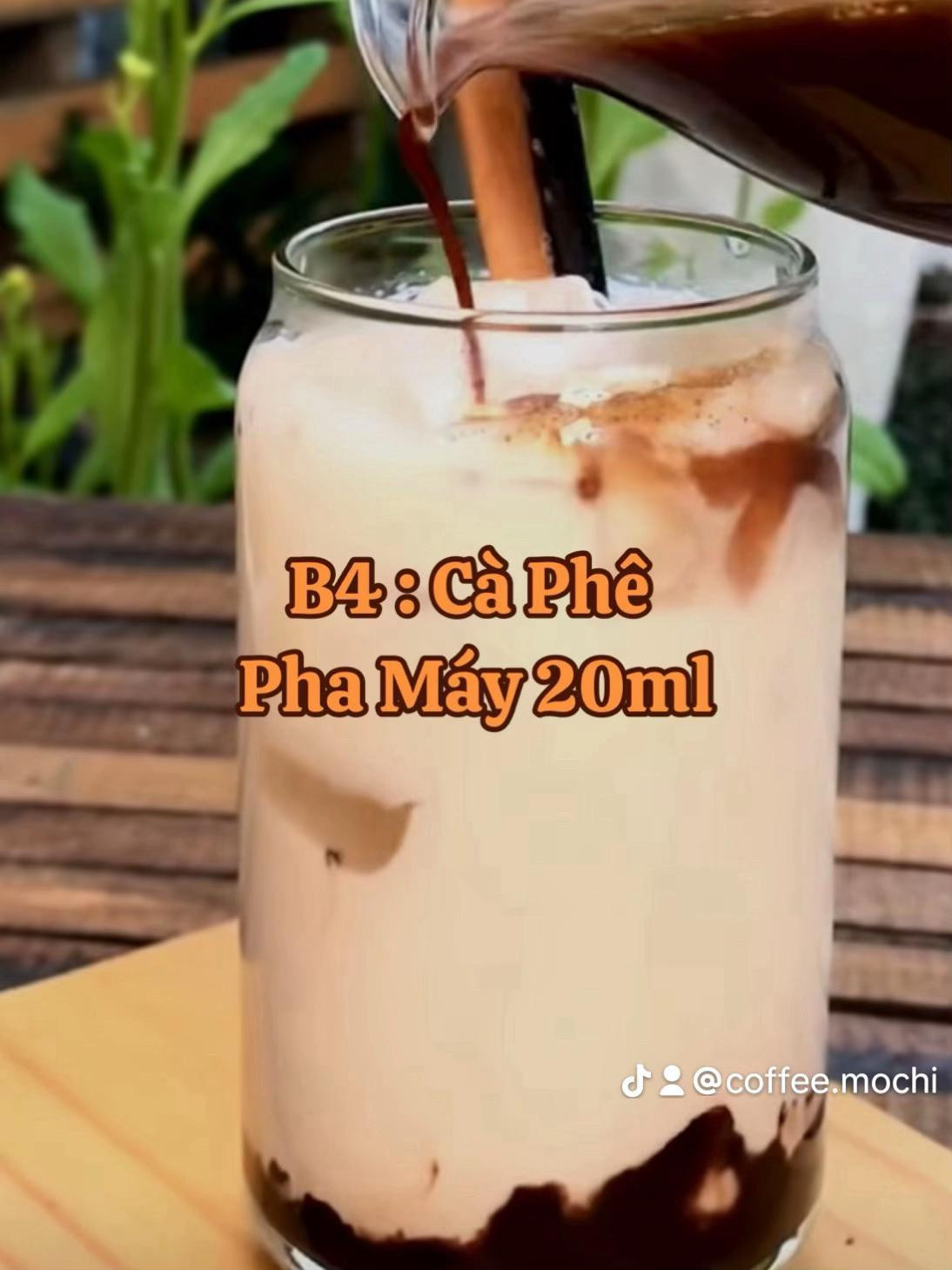 Công thức làm Cà Phê Mocha ngon tại nhà với sữa cacao và sữa tươi đánh bọt