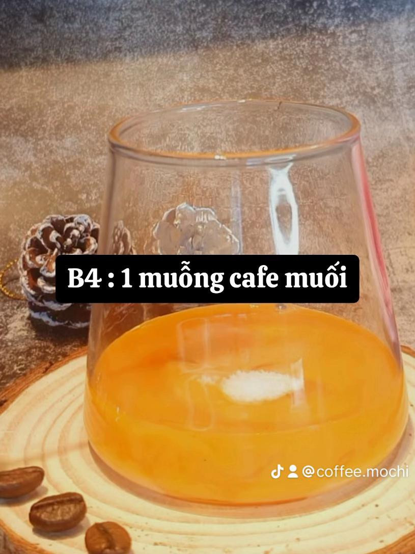 Công thức làm Cà phê trứng Sài Gòn với lòng đỏ trứng gà, sữa đặc, mật ong và cafe muối