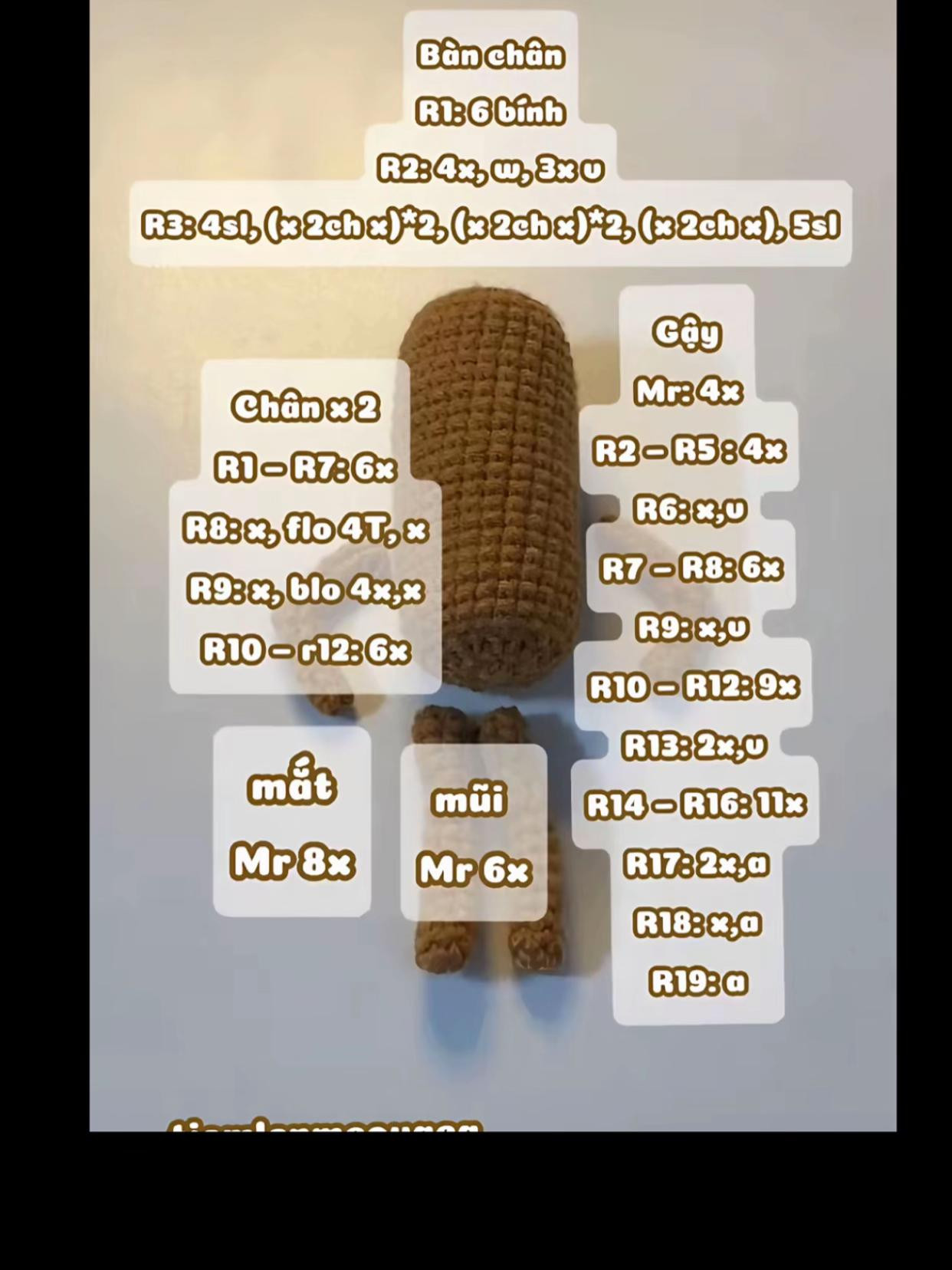 Công thức móc len nhân vật ngô vui nhộn màu nâu