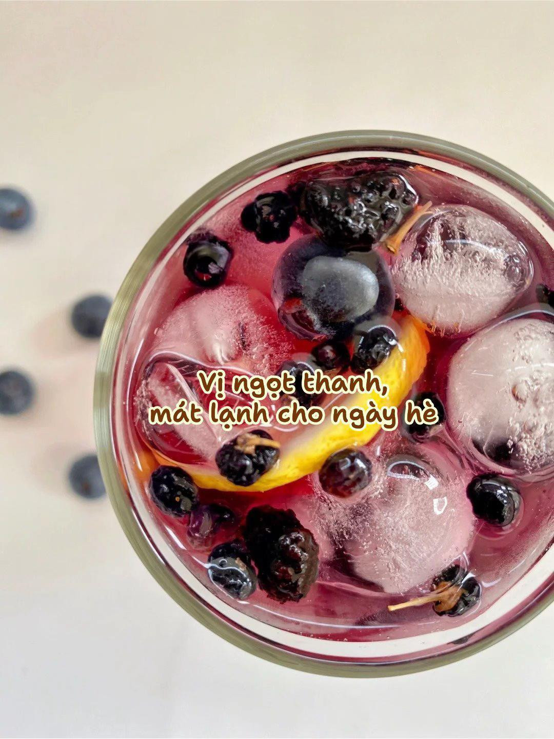 Công thức nước detox Việt quất, dâu tằm, hắc kỷ tử và chanh vàng mát lạnh cho ngày hè