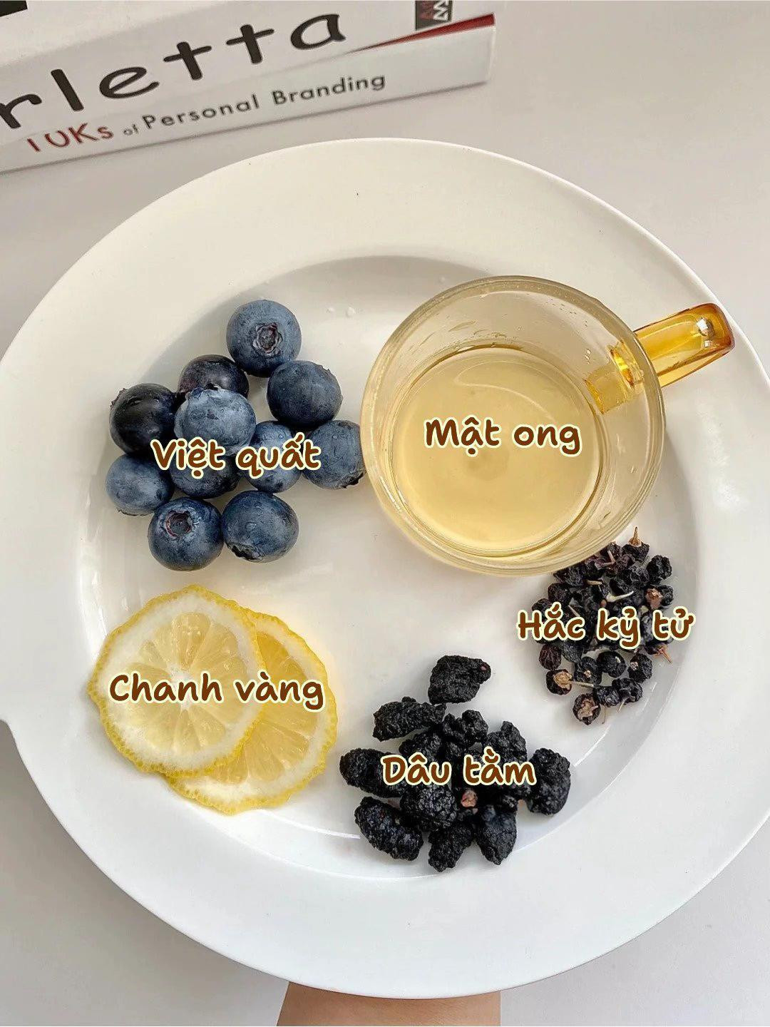 Công thức nước detox Việt quất, dâu tằm, hắc kỷ tử và chanh vàng mát lạnh cho ngày hè