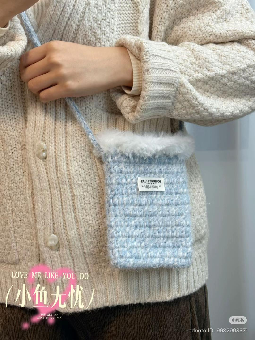 Cream Blue Cloudy Crochet Bag Pattern with Fur Trim