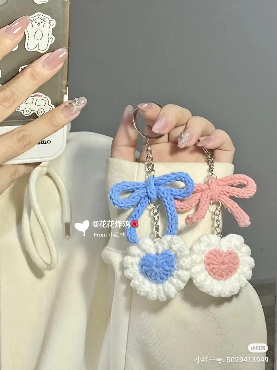 Cream Heart Crochet Keychain with Bow Pattern Tutorial