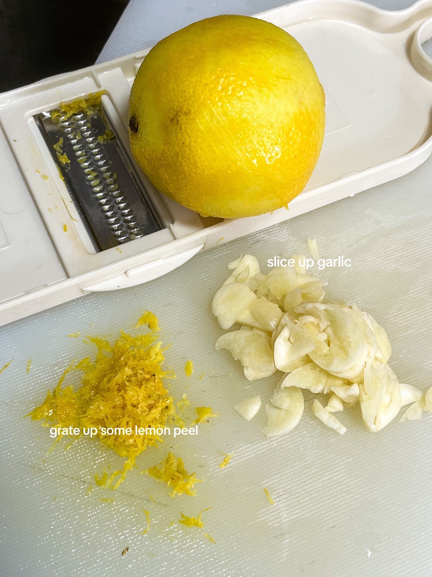 Creamy Lemon Pasta with Garlic and Chilli Flakes Recipe