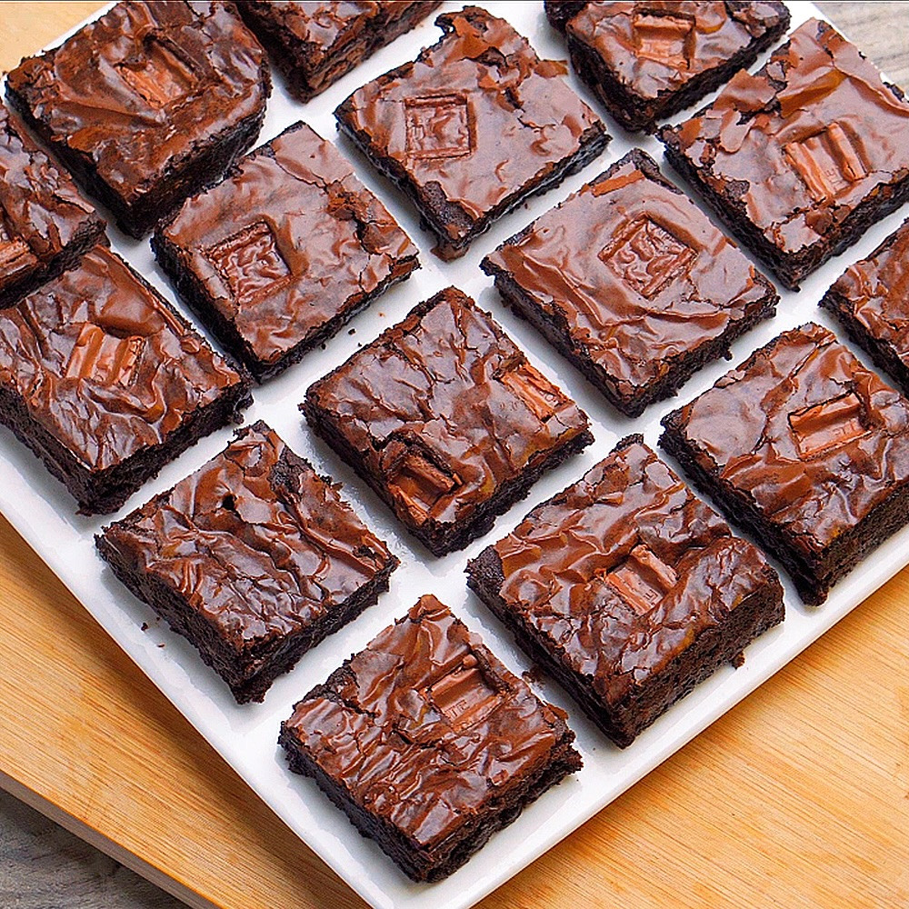 Crinkle Top Fudgy Brown Butter Brownies - Viral Reddit Recipe