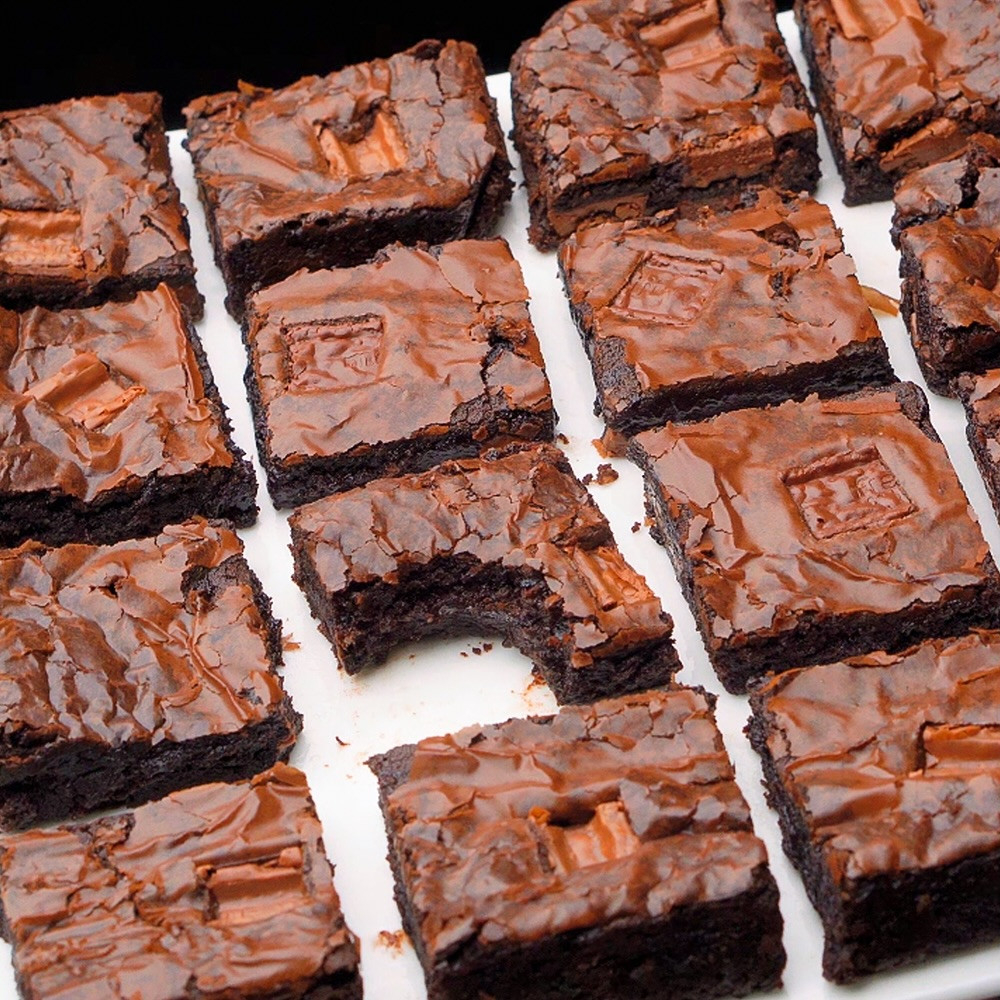 Crinkle Top Fudgy Brown Butter Brownies - Viral Reddit Recipe