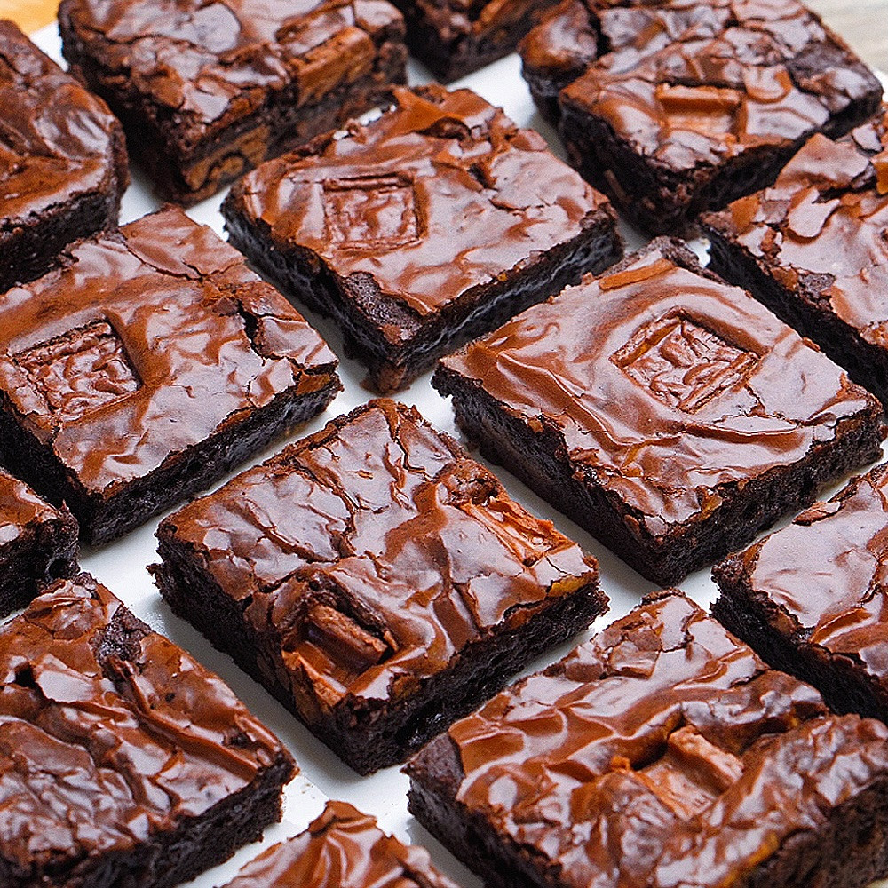 Crinkle Top Fudgy Brown Butter Brownies - Viral Reddit Recipe