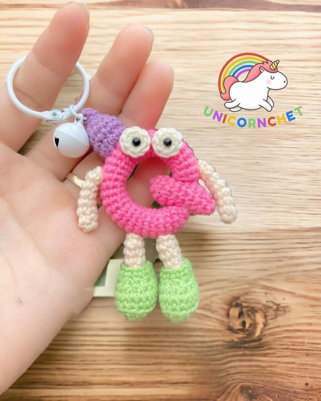 Crochet Alphabet Dolls Pattern: Letter Q and R Amigurumi Keychains