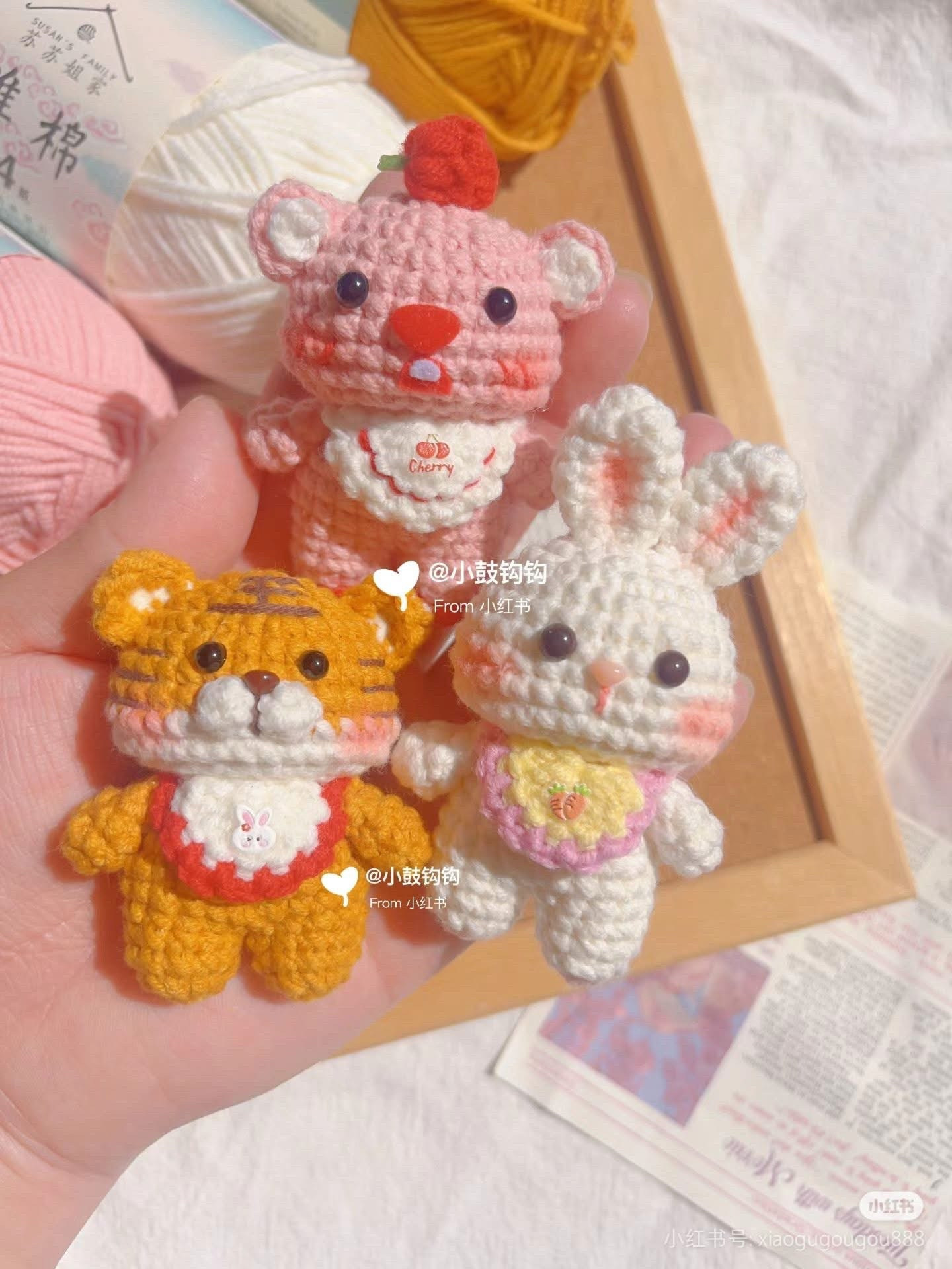 Crochet Amigurumi Animals Chart with Bib Pattern