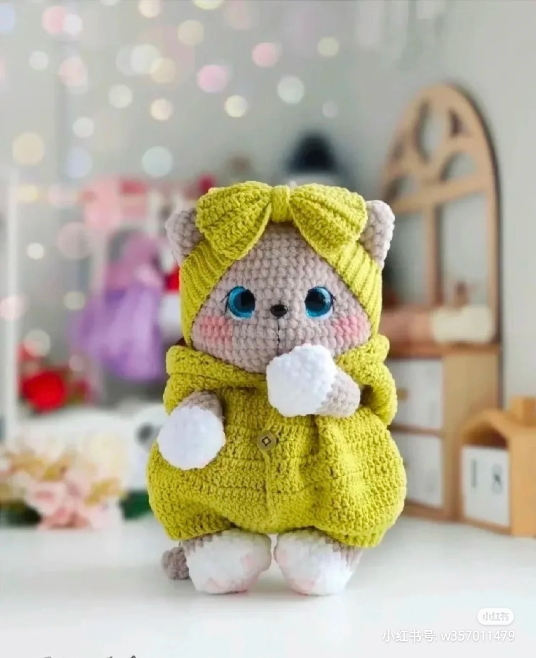 Crochet Amigurumi Cat Doll Pattern Chart with Hooded Outfits