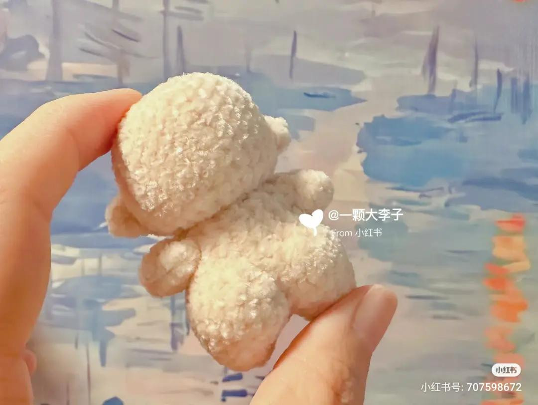 Crochet Amigurumi Doll Pattern Chart: White Body with Black Cat Ears and Hair, Row-by-Row Instructions