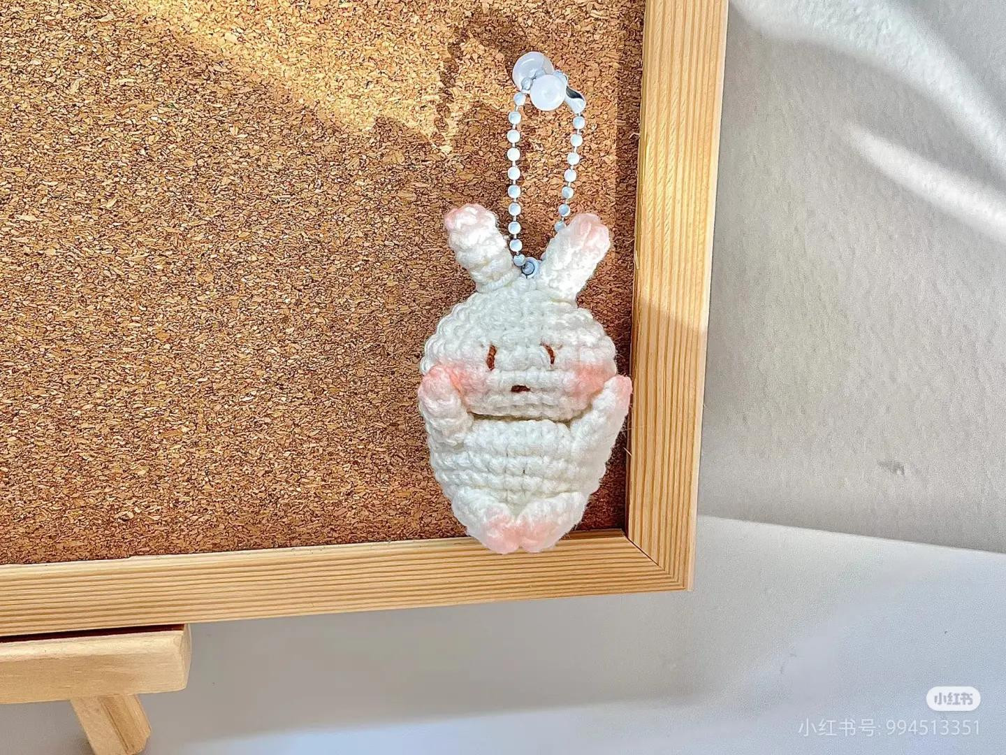 Crochet Amigurumi Keychains: Pig, Rabbit, and Bear Pattern Chart