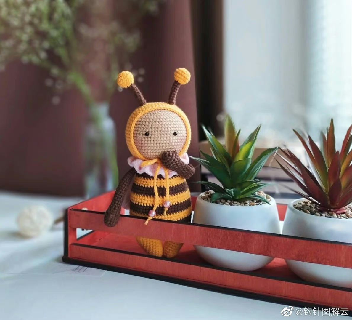 Crochet Amigurumi Little Bee Evi Doll Pattern