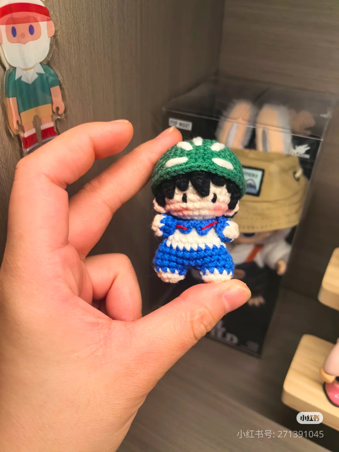 Crochet Amigurumi Pattern: Cute Couple in Blue Outfits with Glasses and Green Hat