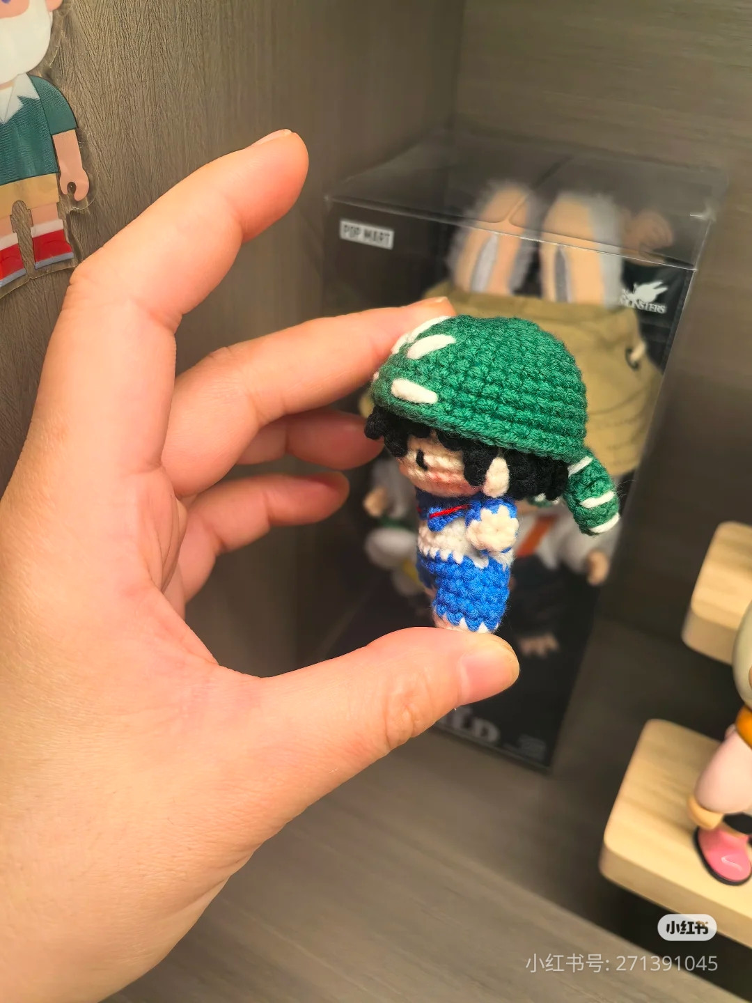 Crochet Amigurumi Pattern: Cute Couple in Blue Outfits with Glasses and Green Hat