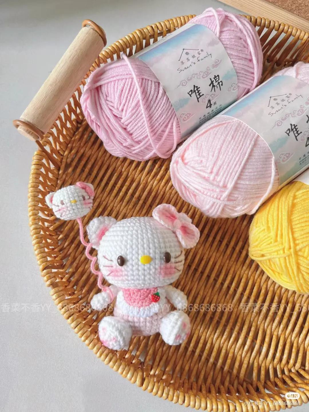 Crochet Amigurumi Pattern: Sitting Hello Kitty and Mimmy in Kimono Style