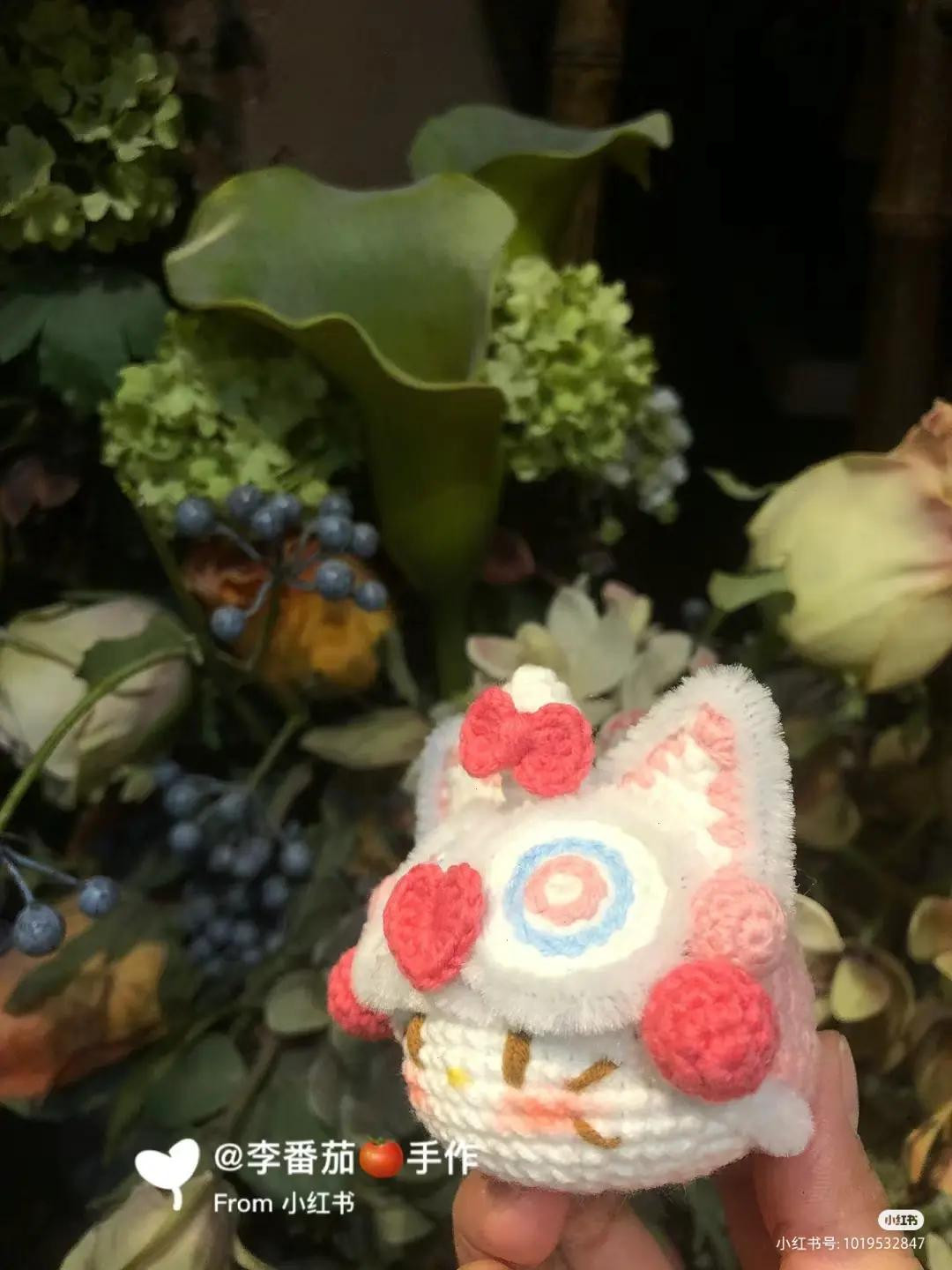 Crochet Amigurumi Pattern: Sitting Hello Kitty and Mimmy in Kimono Style