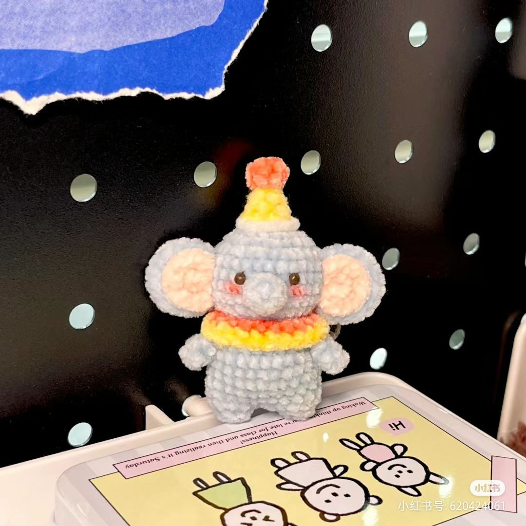 Crochet Amigurumi Patterns: Dumbo Elephant and Summer Duck Free Charts