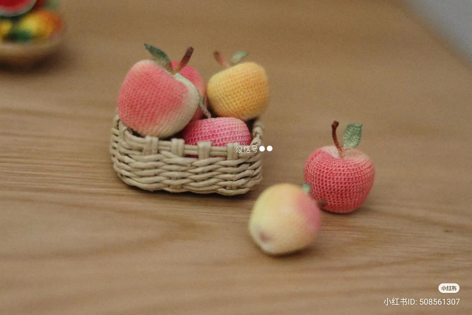 Crochet Apple Pattern Chart: Small and Large Fruit Tutorial