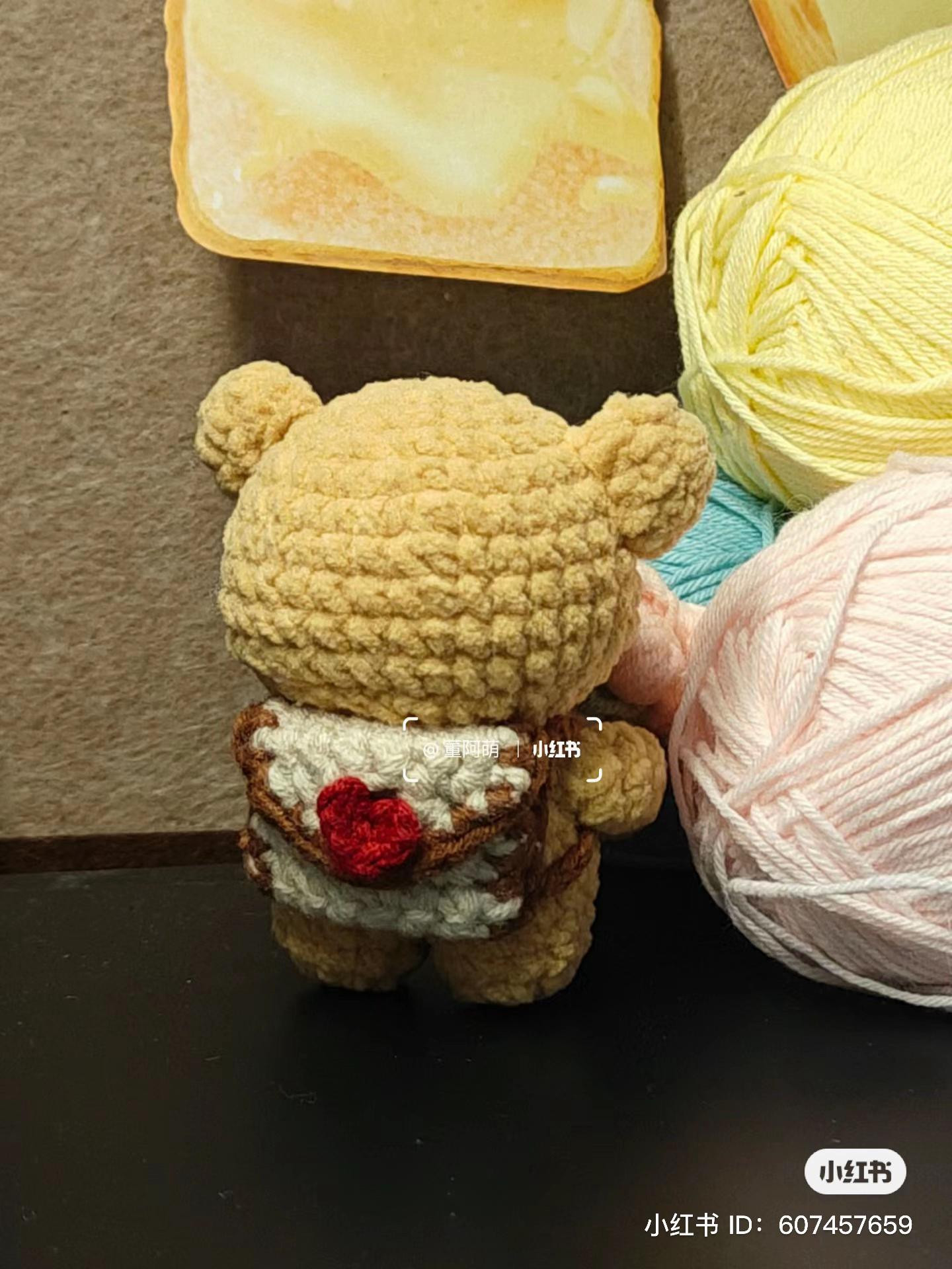 Crochet Backpack Bear Pattern with Flower Bouquet