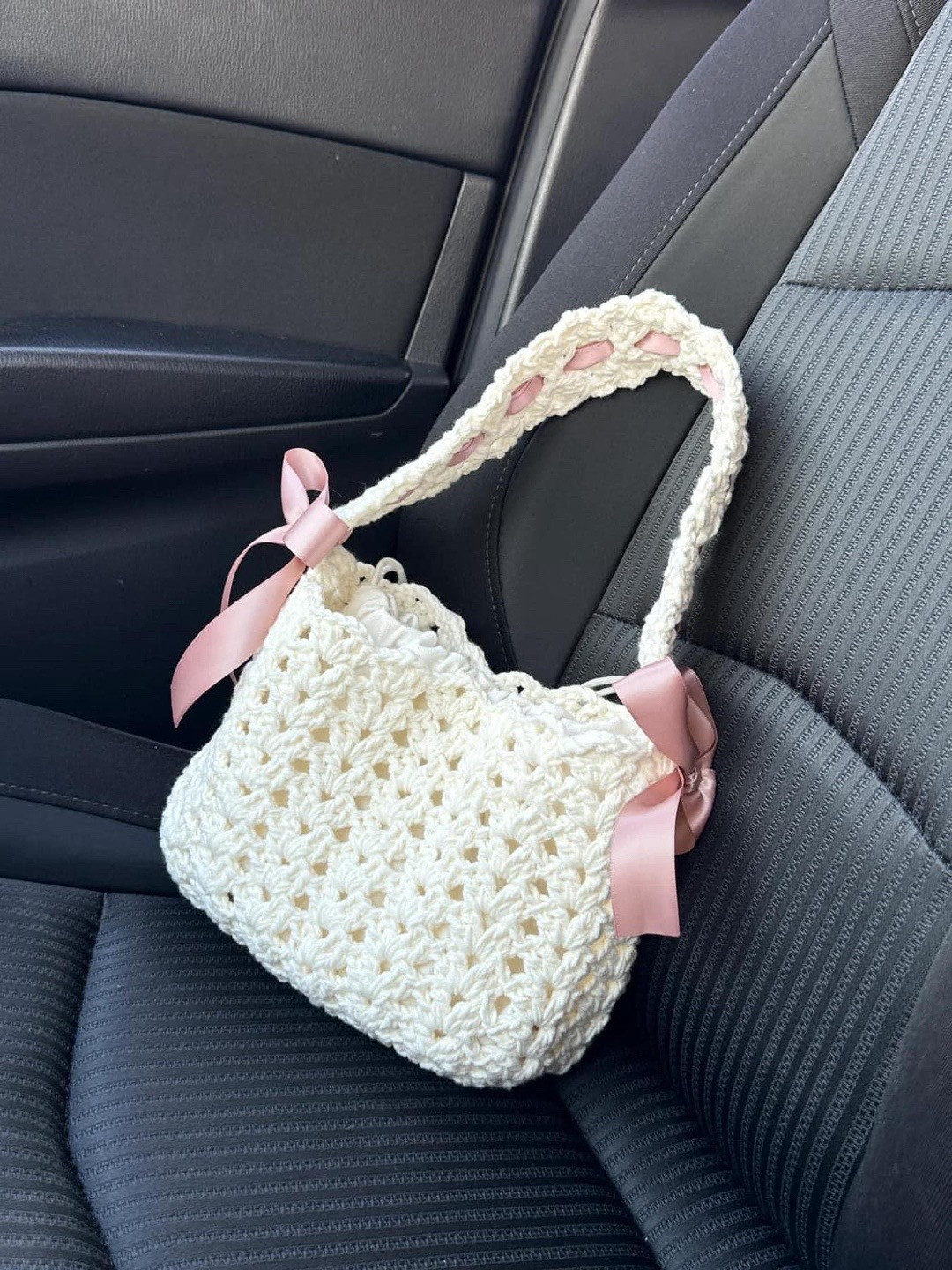 Crochet Bag Pattern Chart with Pink Ribbon Detail