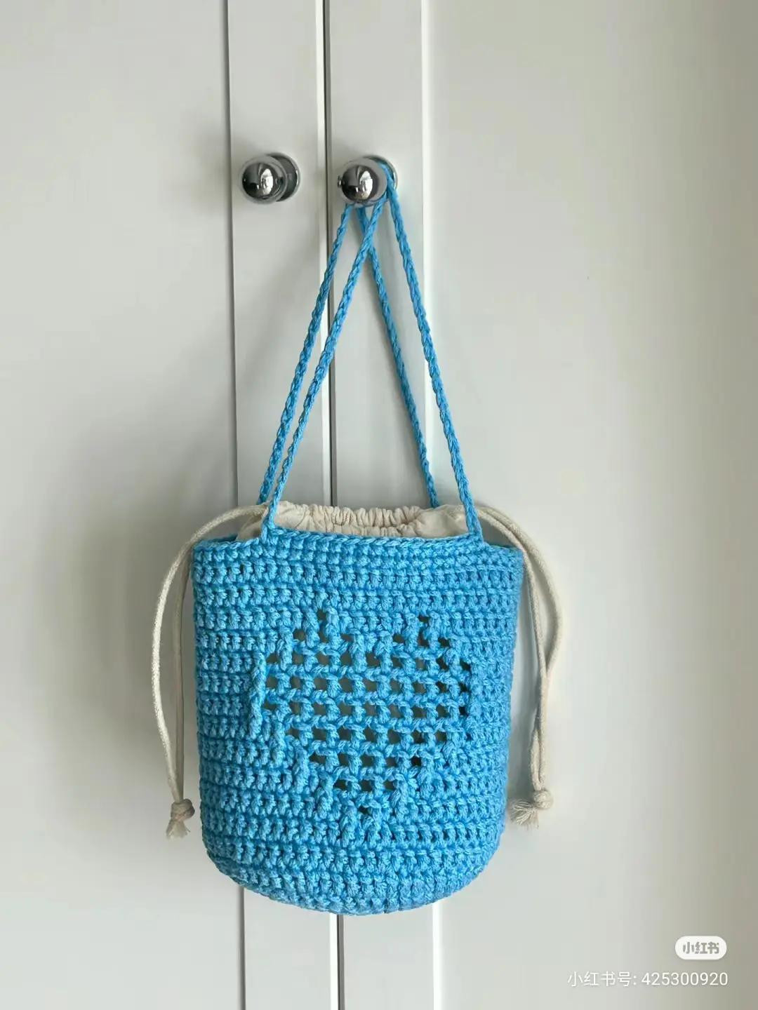 Crochet Bucket Bag Pattern with Mesh Design and Drawstring Tutorial