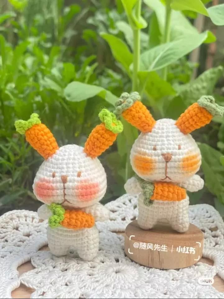 Crochet Carrot Rabbit Amigurumi Pattern in Thai: Complete Instructions for Cute White and Black Bunny Dolls