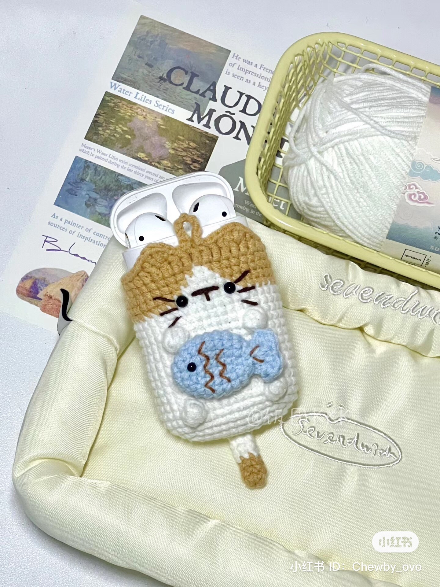 Crochet Cat Airpods Case Pattern with Fish