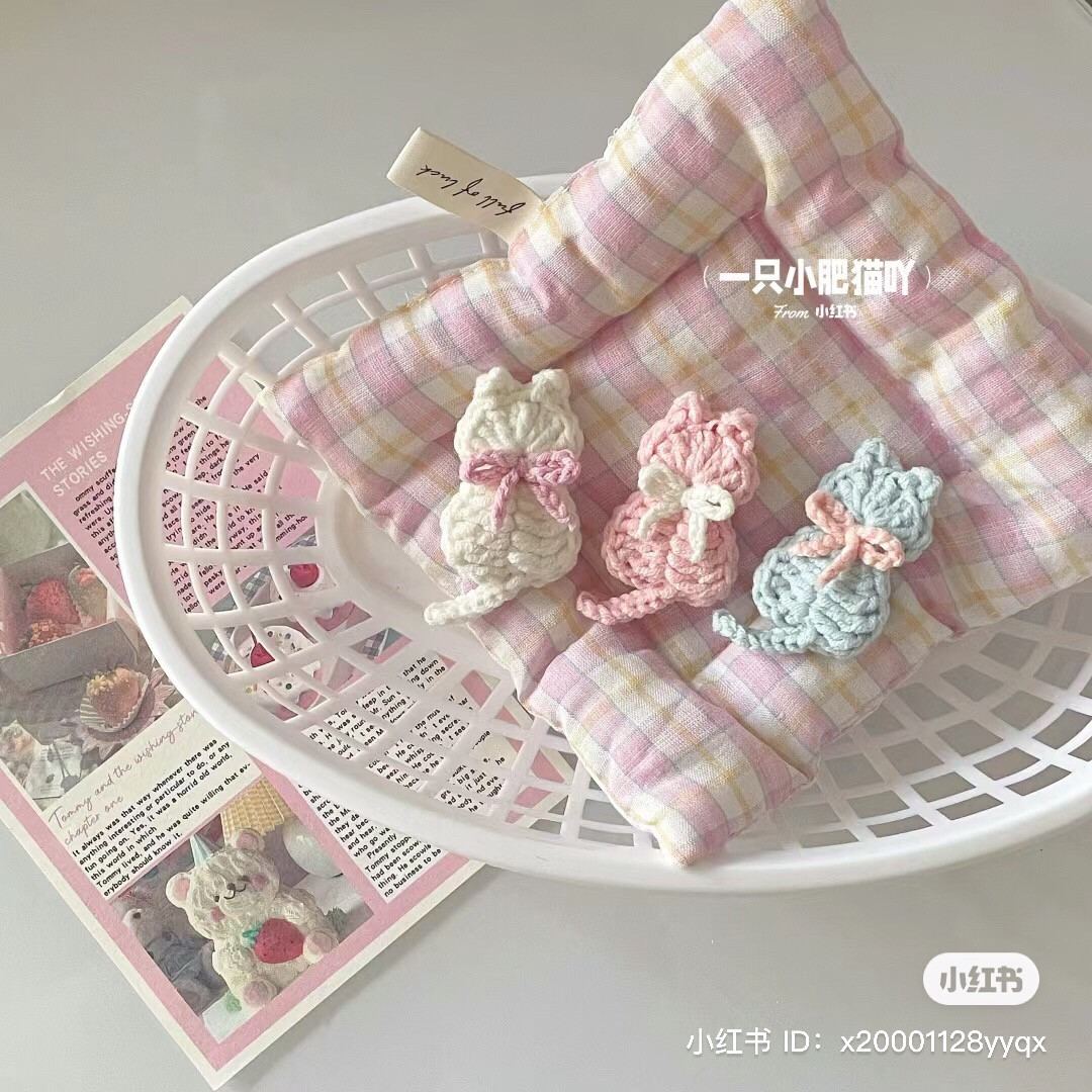 Crochet Cat Back View Chart: Cute Pastel Mini Cats with Bow Ties