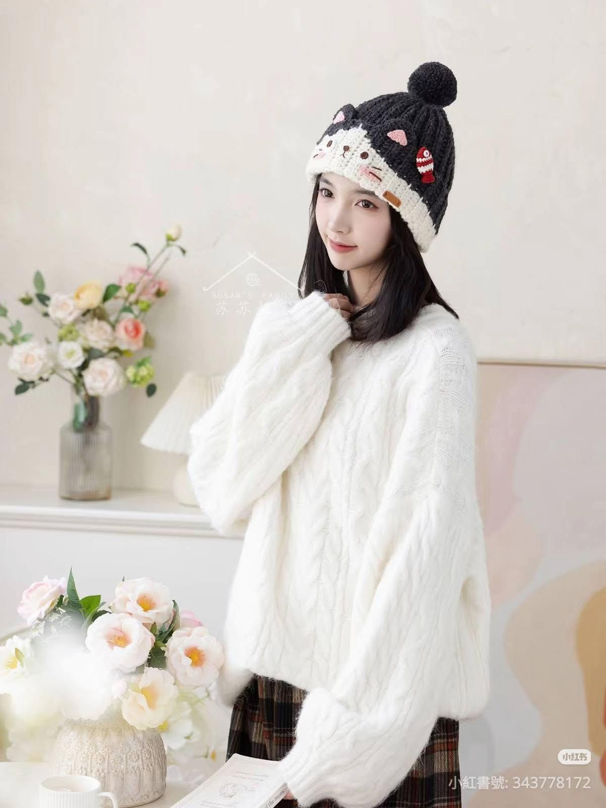 Crochet Cat Beanie with Fish Decoration Pattern