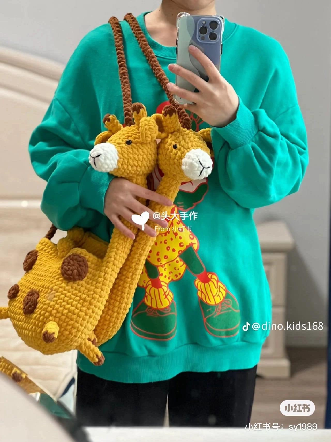 Crochet Chart: Cute Yellow Giraffe Bag with Long Neck and Spots
