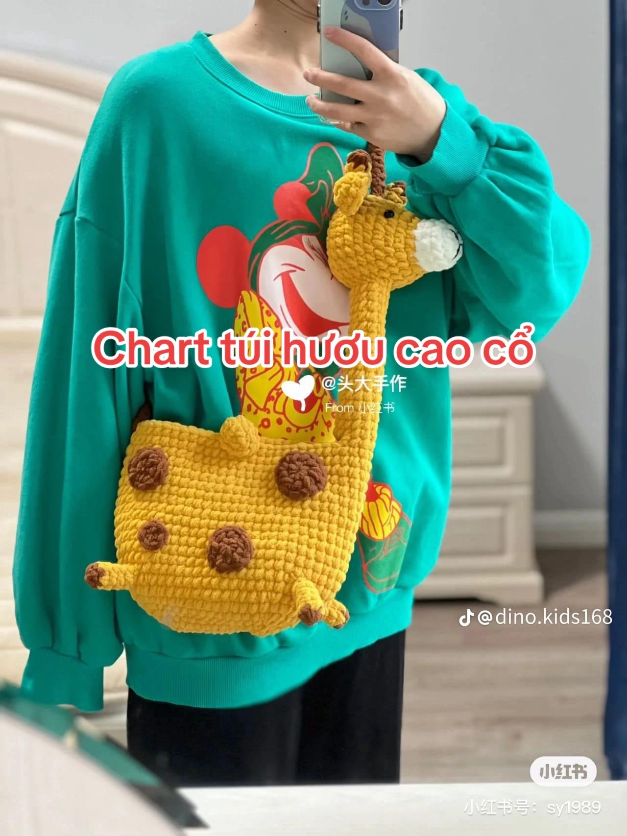 Crochet Chart: Cute Yellow Giraffe Bag with Long Neck and Spots