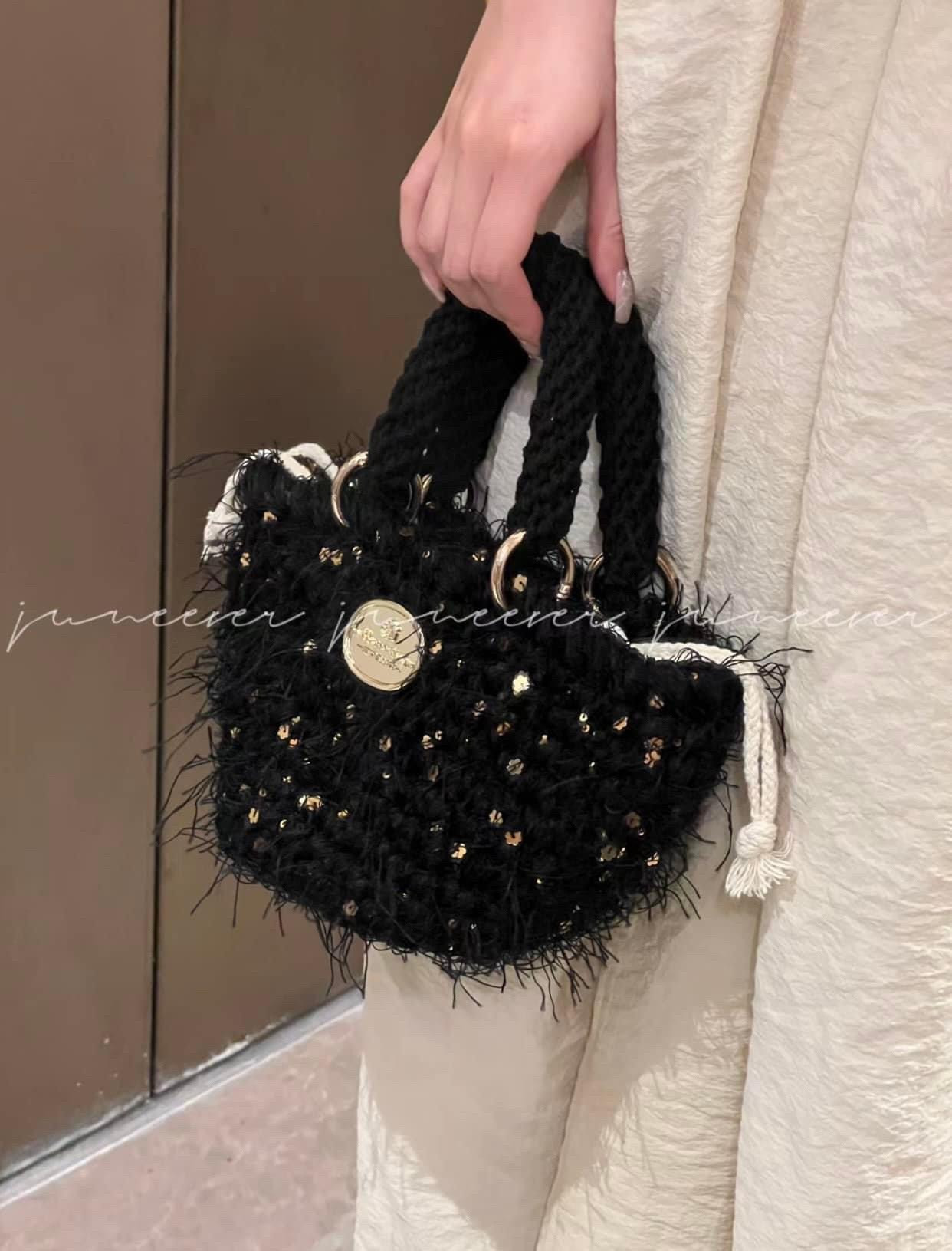 Crochet Chart for Black Sequin Tassel Bag with Gold Accents