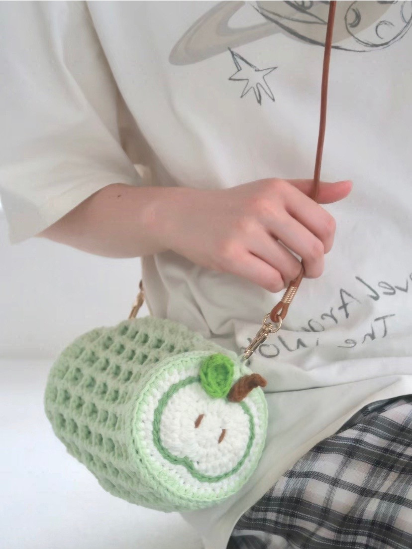 Crochet Chart for Cute Green Apple Slice Bag