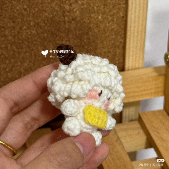 Crochet Chart for Cute Sheep Amigurumi Keychain with Curly Hair