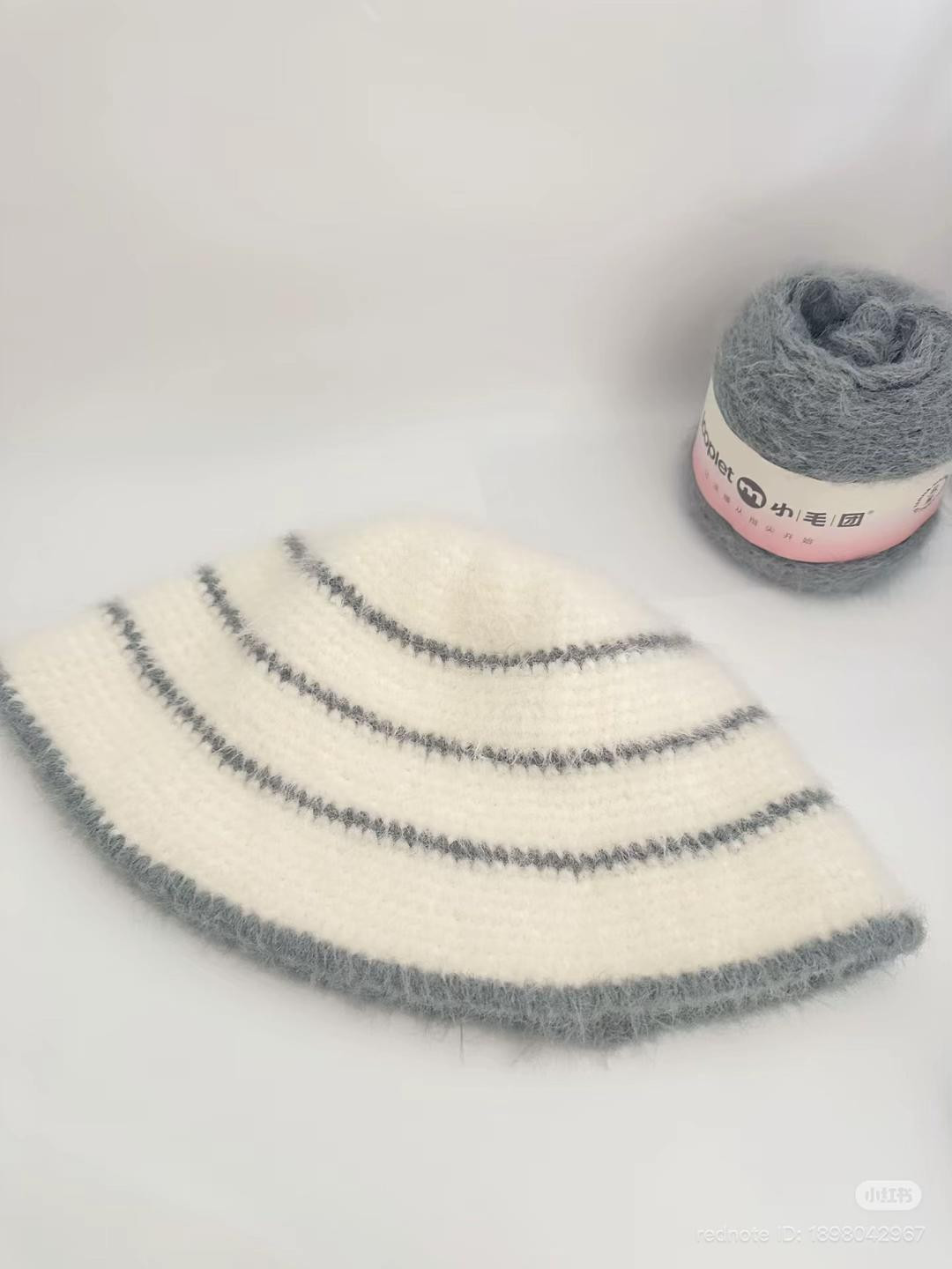Crochet Chart for Striped Bucket Hat with White and Grey Fur Yarn