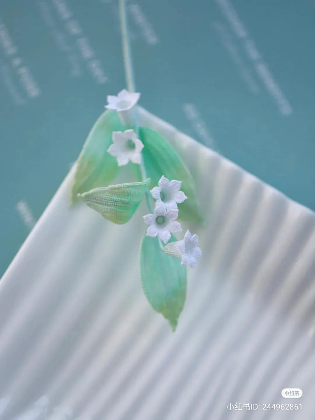 Crochet Chart for White Flower with Green Leaves