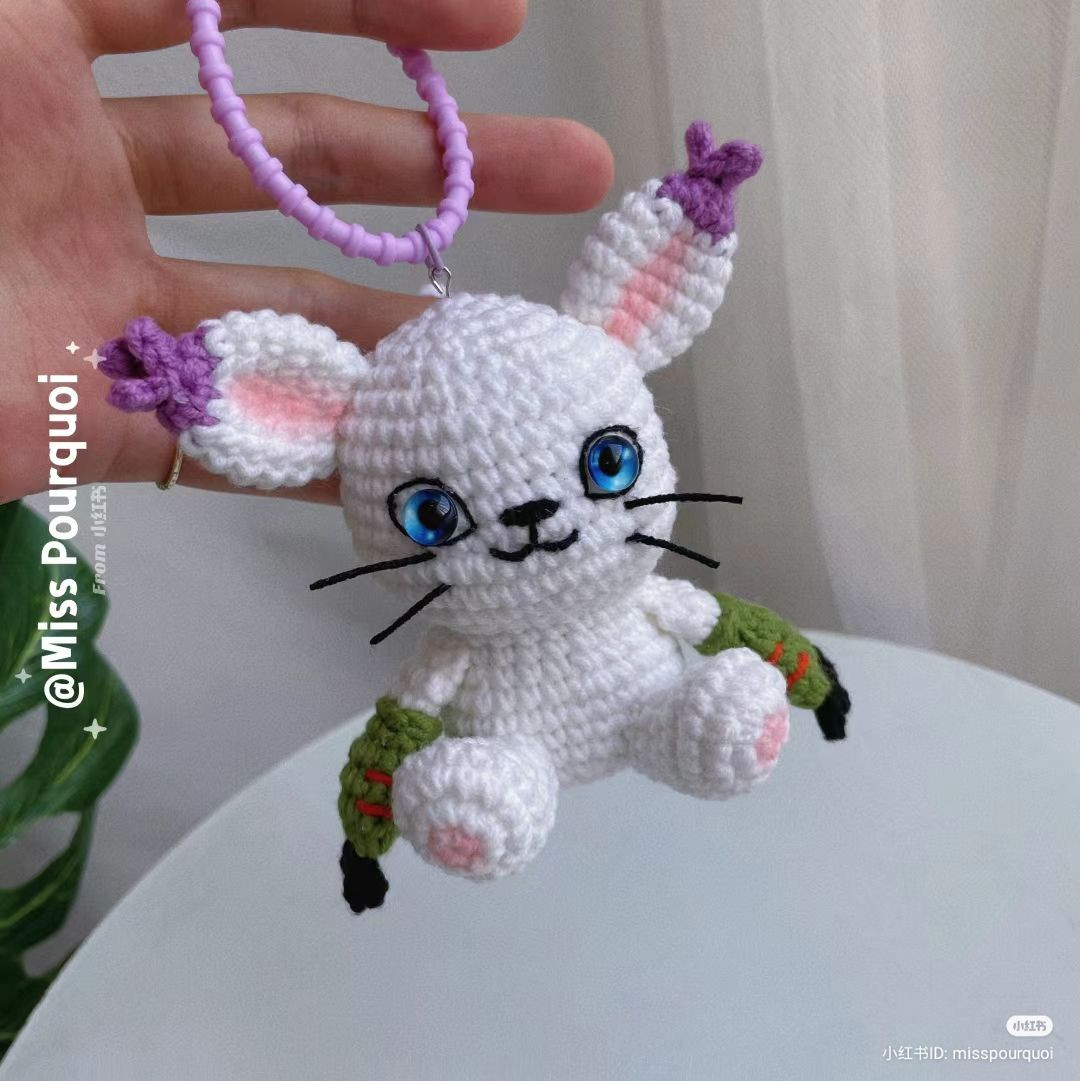 Crochet Chart for White Rabbit Keychain with Blue Eyes
