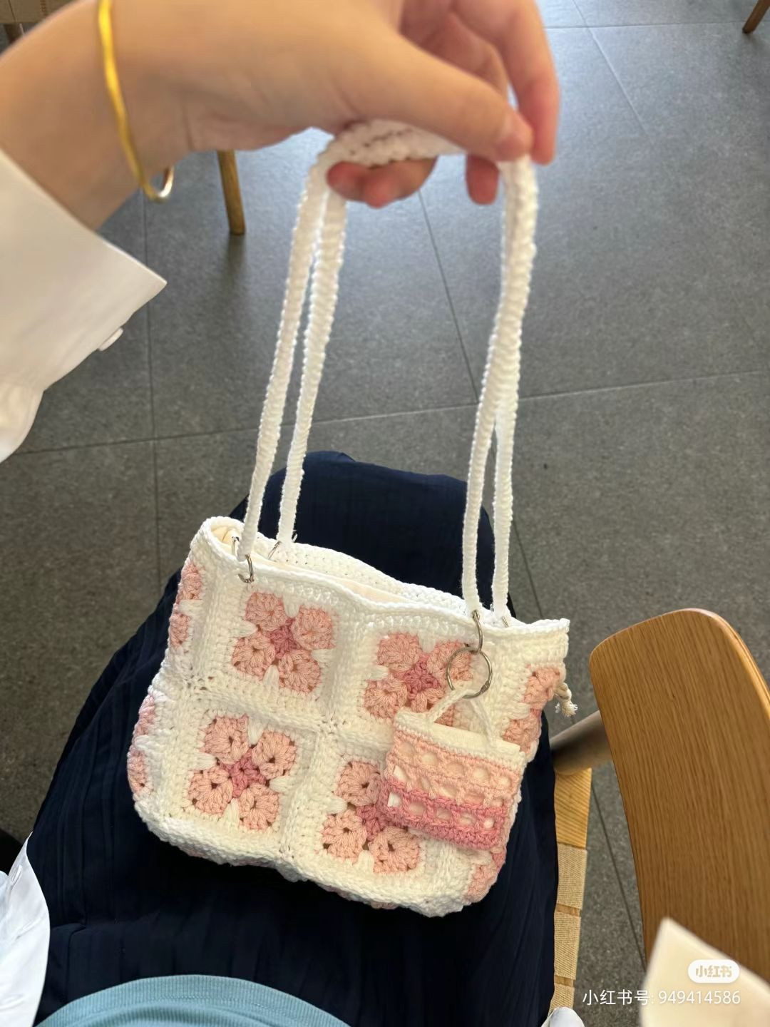 Crochet Chart Pattern for Fruit Granny Square Tote Bag with Avocado and Lemon Motifs